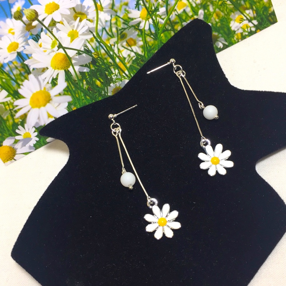 🍏50% OFF/3+...Small Daisy Dangle Earrings